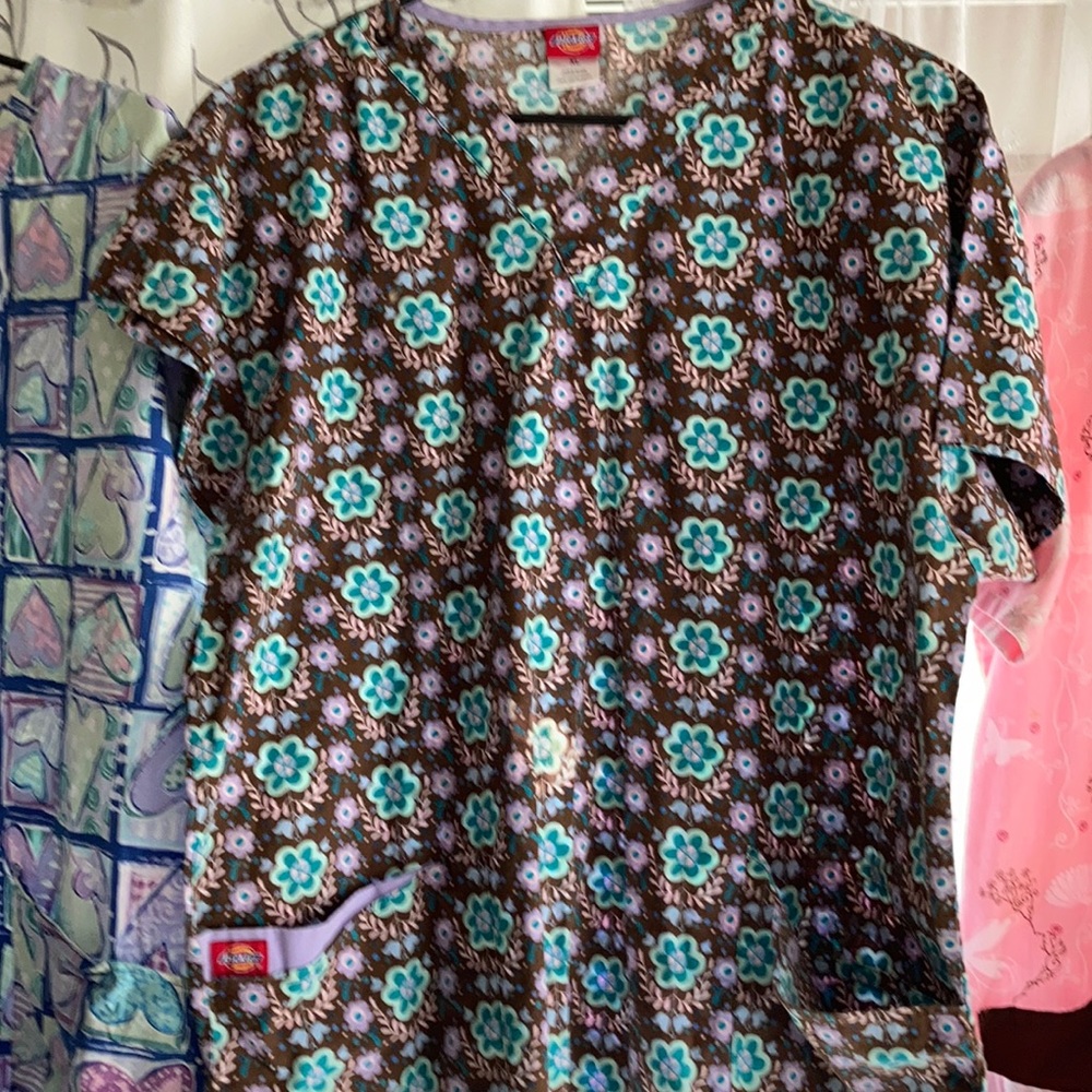 Scrub top
